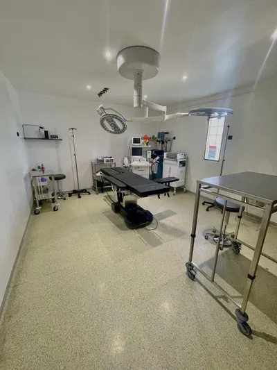Maintenance et contrôle des salles de bloc dans une clinique, photo 2 sur 6