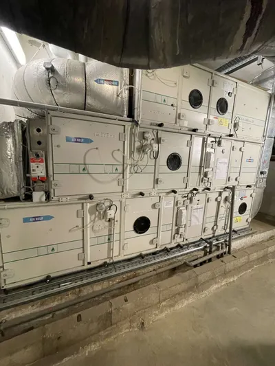 Changement des filtres sur des Centrales de Traitement d’Air, photo 4 sur 7