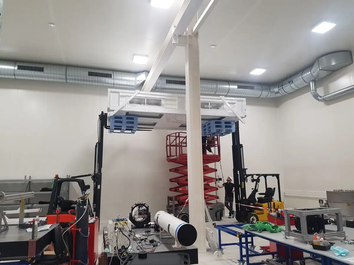 Transfert d’une cabine de soufflage et de hottes à flux laminaires