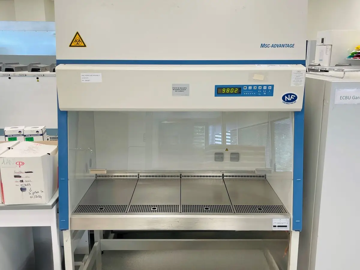 Installation et contrôle d’un poste de sécurité microbiologique