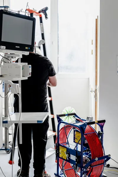 Nettoyage des gaines à l’Hôpital de la Timone, photo 4 sur 7