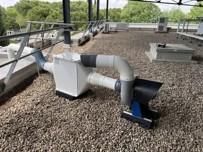 Installation d’un système d’extraction sur-mesure : sécurité renforcée en laboratoire, photo 6 sur 7