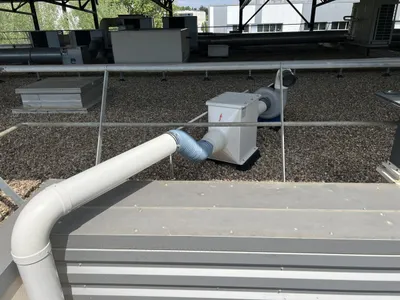 Installation d’un système d’extraction sur-mesure : sécurité renforcée en laboratoire, photo 7 sur 7
